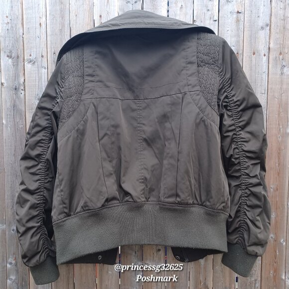 ๐ก๐ข๐ก๐ฆ๐ฌ๐ ๐ท๐ ๐น๐ฑ๐จ๐ Army Green Bomber Jacket M - Picture 7 of 16